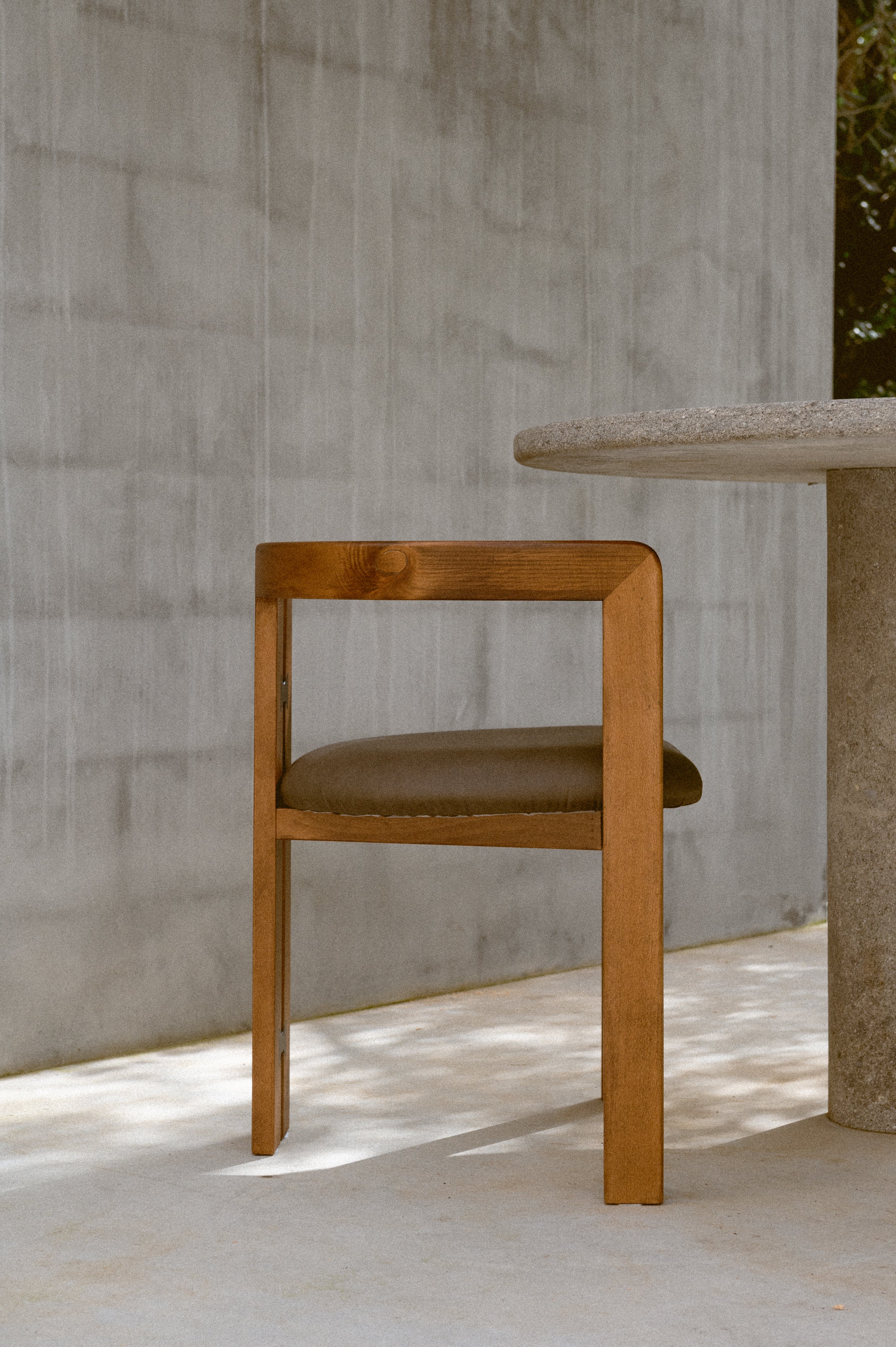 the_sanctuary_home_ecommerce_prodotti_furnitures_ceramics_ritual_holders_mobili_ceramiche_incensi_sedie_tavoli_vasi_cup_eco_retreat_roma_milano