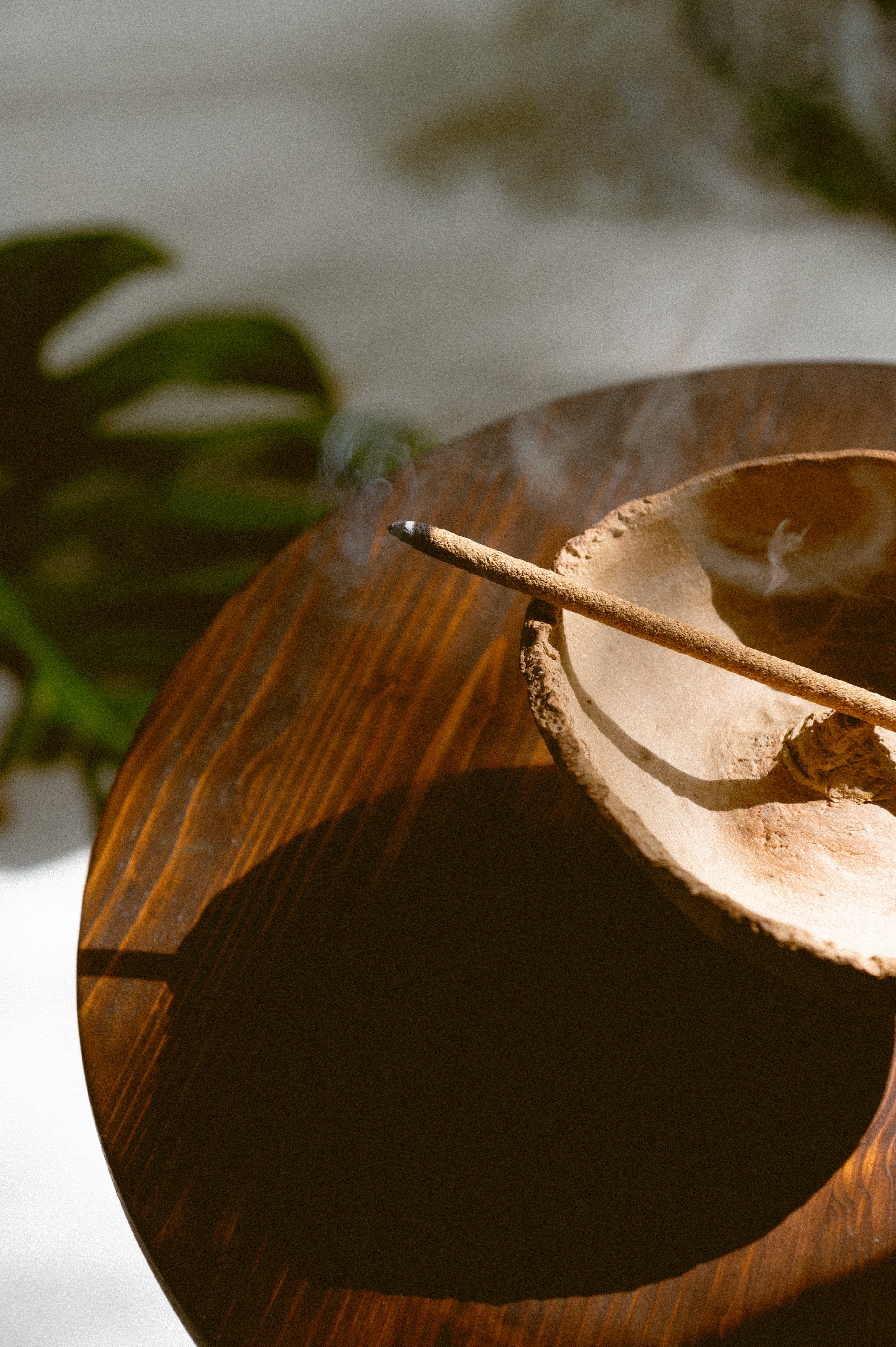the_sanctuary_home_ecommerce_prodotti_furnitures_ceramics_ritual_holders_mobili_ceramiche_incensi_sedie_tavoli_vasi_cup_eco_retreat_roma_milano
