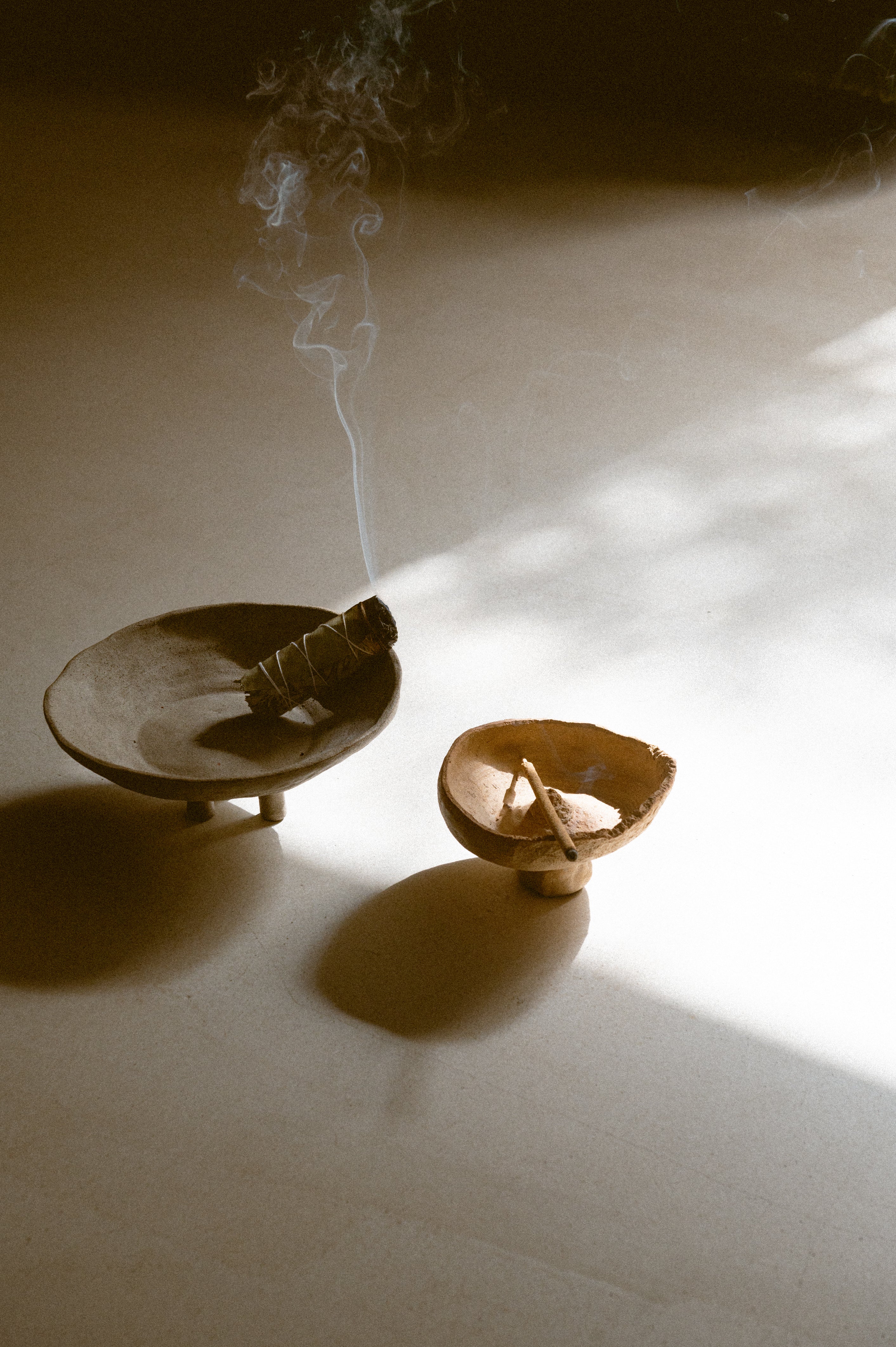 the_sanctuary_home_ecommerce_prodotti_furnitures_ceramics_ritual_holders_mobili_ceramiche_incensi_sedie_tavoli_vasi_cup_eco_retreat_roma_milano
