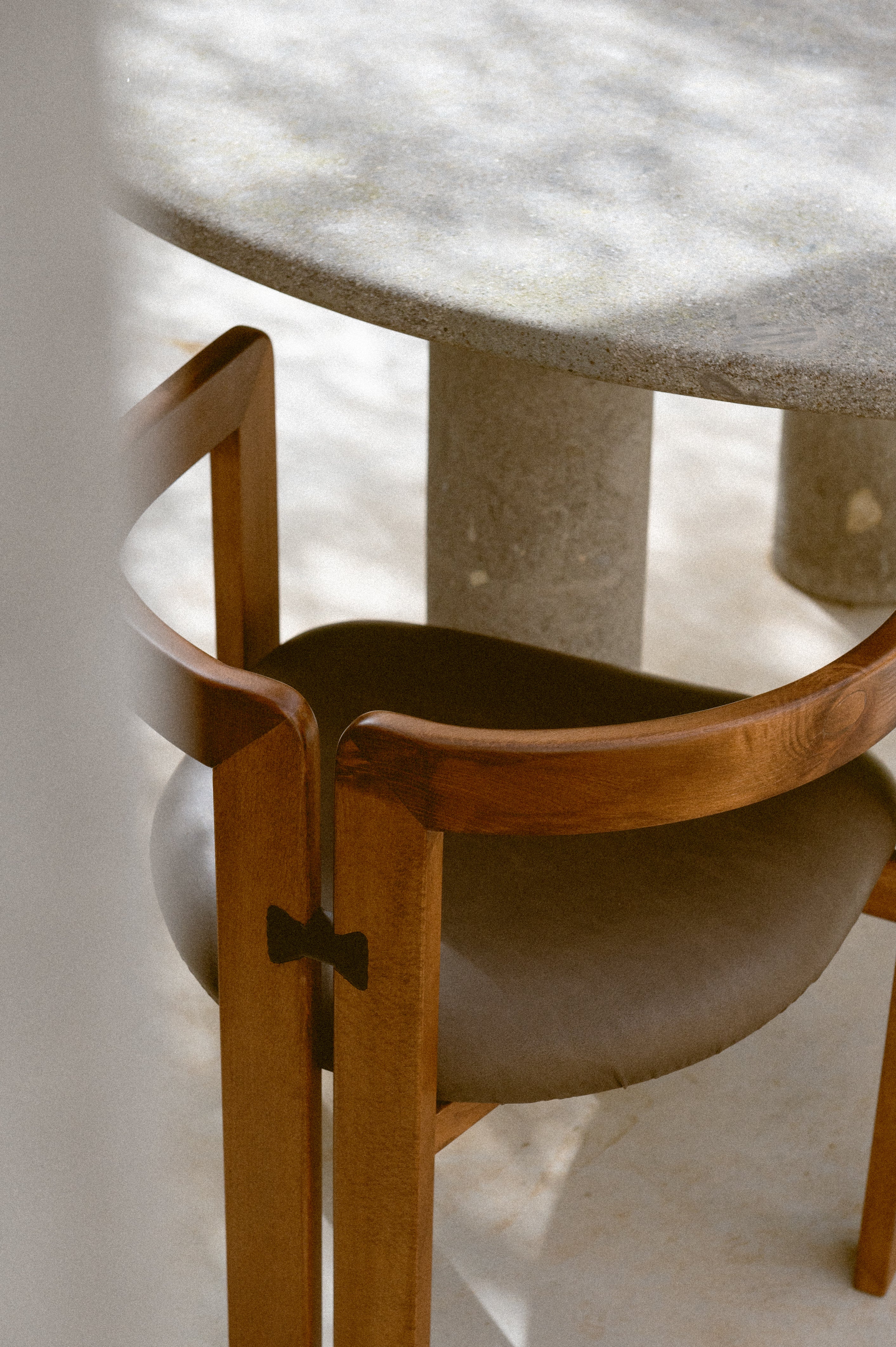 the_sanctuary_home_ecommerce_prodotti_furnitures_ceramics_ritual_holders_mobili_ceramiche_incensi_sedie_tavoli_vasi_cup_eco_retreat_roma_milano